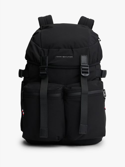 حقيبة ظهر بغطاء للسفر مزينة بالشعار