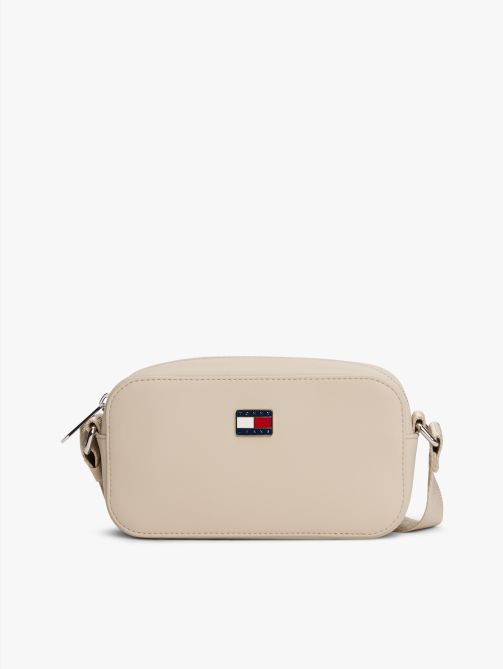 حقيبة كاميرا كروس بدي مزينة بشعار معدني