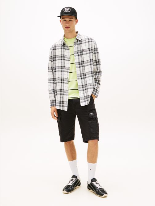 شورت كارجو بتأثير ممسوح