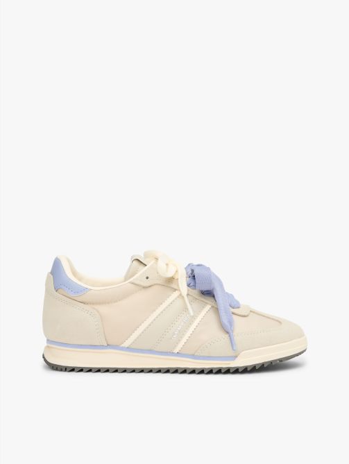 حذاء رياضي بنعل منخفض