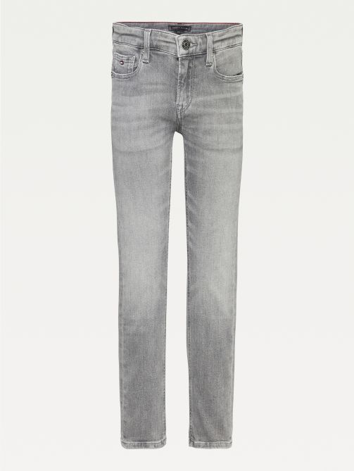 جينز بقصّة ضيقة