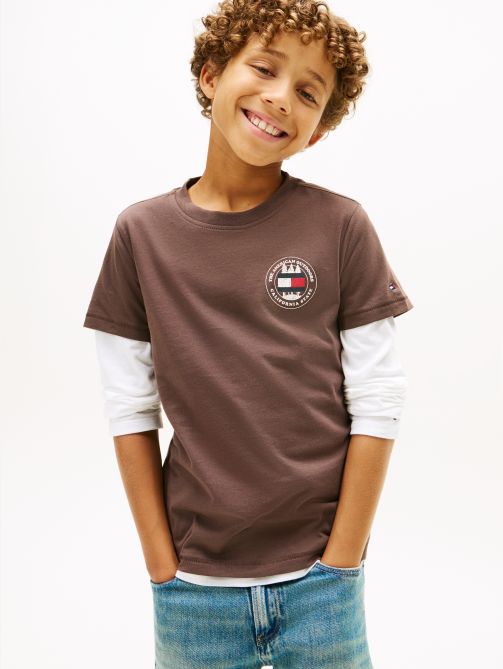 تيشيرت جرافيك دائري بأكمام قصيرة