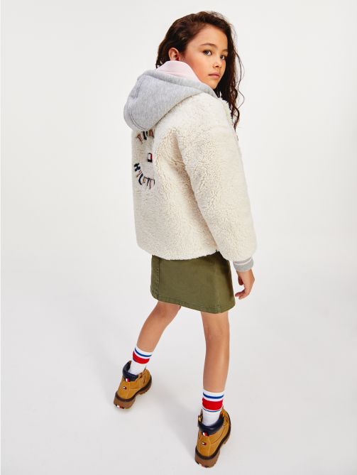 جاكيت شيربا بغطاء رأس