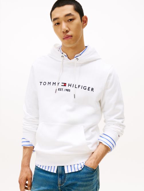 هودي مزين بشعار تومي