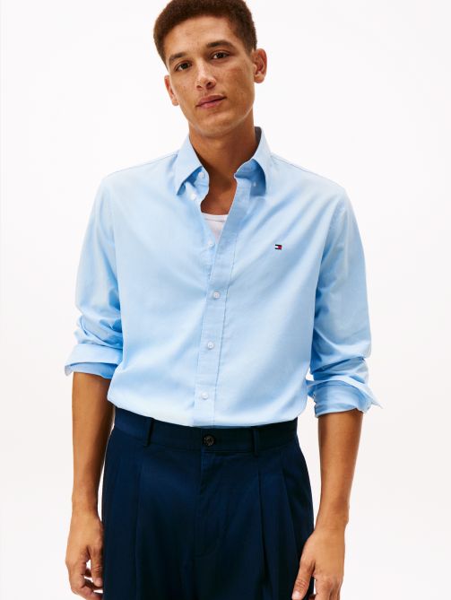 قميص أكسفورد بقصة عادية مطرز بعلم الشعار