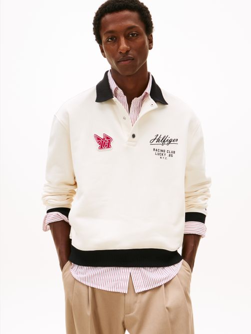 سويت شيرت بياقة رجبي وشعار مطبوع