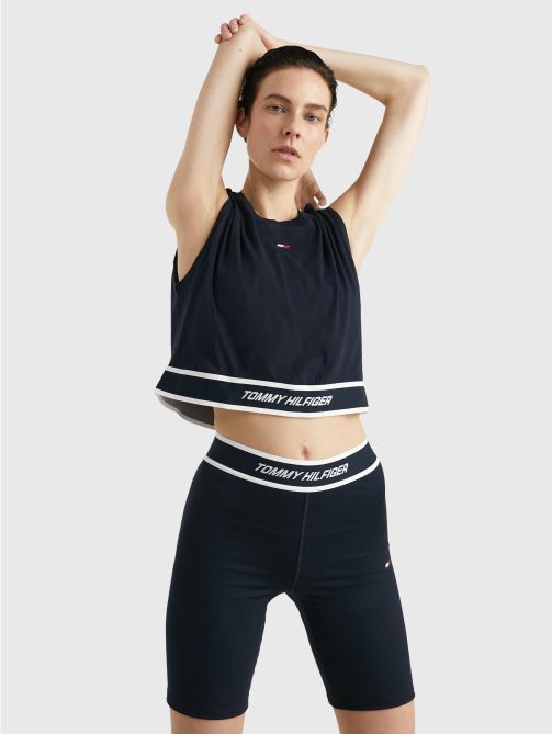 تانك توب رياضي بقصة مريحة