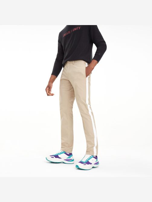 بنطال لويس هاميلتون بخطوط على الجوانب