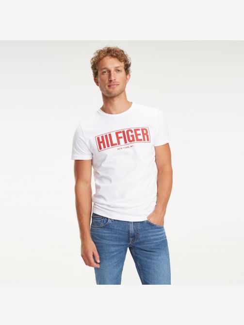 تيشيرت من القطن العضوي مطبّعة بشعار تومي هيلفيغر