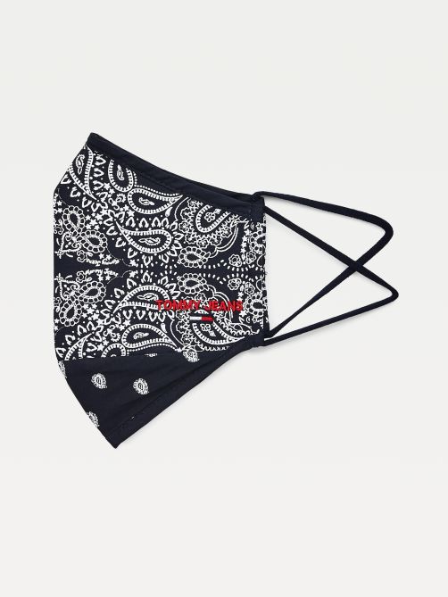 ماسك وجه بطبعة الشعار 