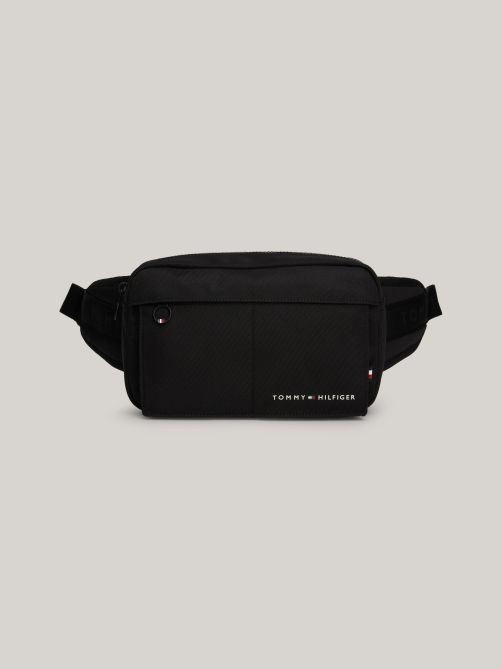 حقيبة كروس بحزام مزين بالشعار