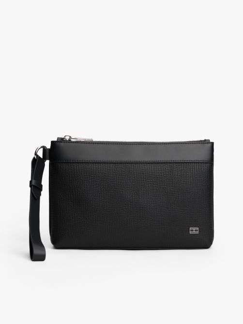 حقيبة مستلزمات شخصية جلدية مزينة بعلم هيلفيغر