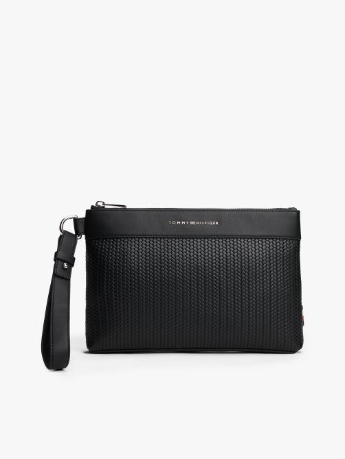 حقيبة صغيرة محبوكة بشعار معدني