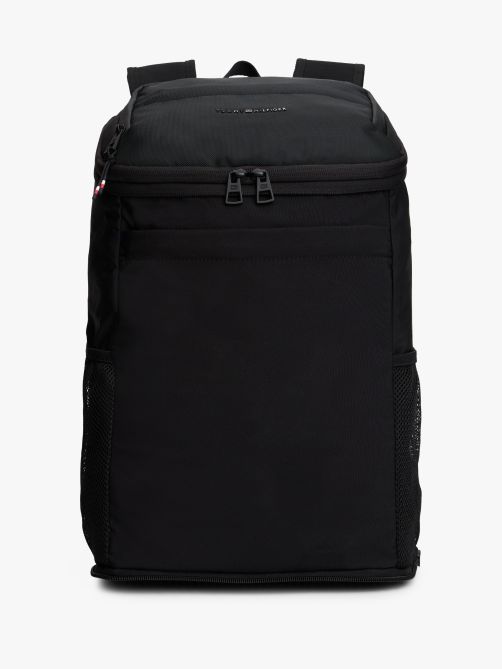 حقيبة ظهر مزينة بالشعار