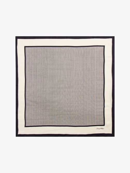 وشاح مربع من الحرير النقي