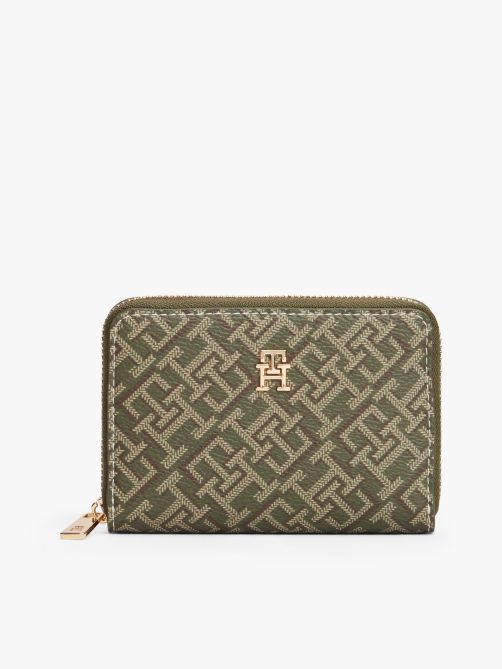 محفظة بسحاب مزينة بحروف الشعار