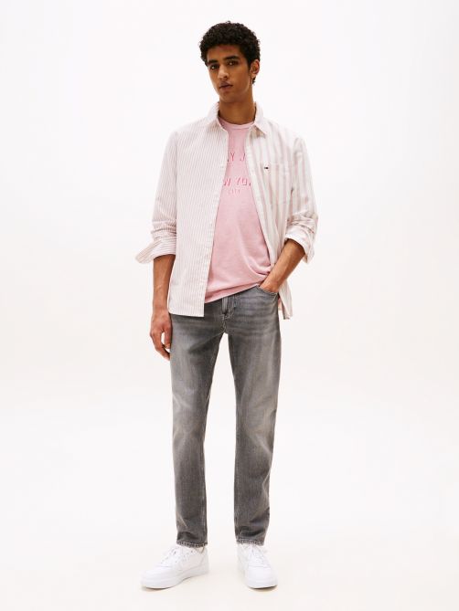 بنطلون جينز بقصة ضيقة 