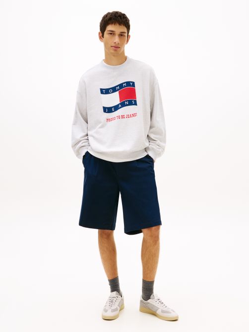 شورت من قماش التويل بتصميم طيّات