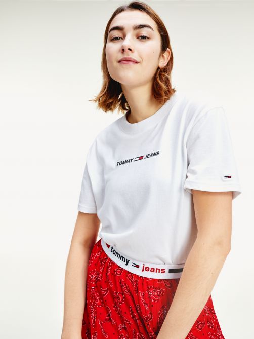 تيشيرت قصير مطبّع بالشعار