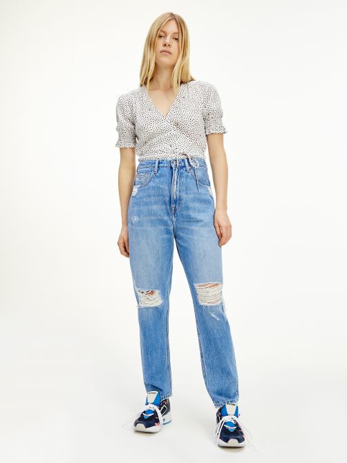 جينز بقصة موم وخصر مرتفع