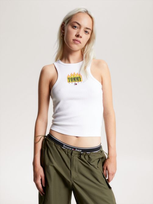 تانك توب مزين بالشعار