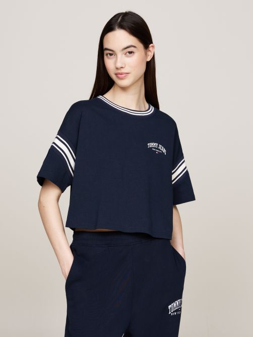 تيشيرت قصير بقصة مريحة