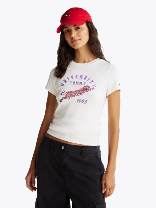 تيشيرت مضلع ضيق بشعار