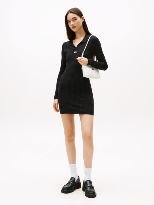 فستان بلوفر متوسط الطول بقصة ضيقة مزين بشارة تومي