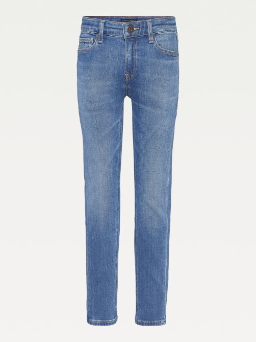 جينز بقصّة ضيّقة