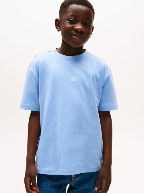 تيشيرت بلون موحد مطرز بعلم الشعار