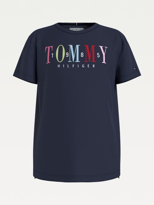 تيشيرت مزين بالشعار