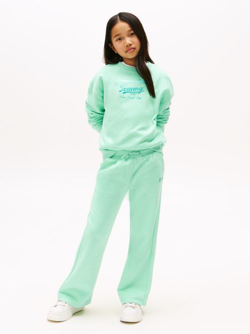 بنطلون جوغر برباط مزين بالشعار
