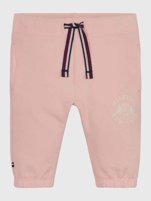 بنطلون بقصة مريحة برباط مزين بالشعار