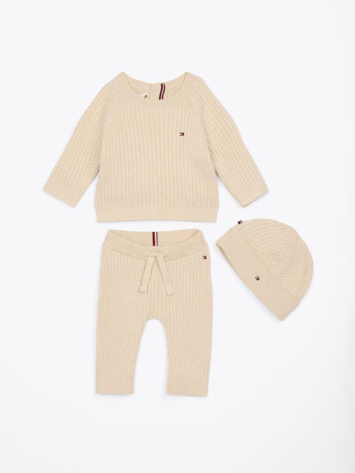 صندوق هدية مكون من ثلاث قطع محبوكة