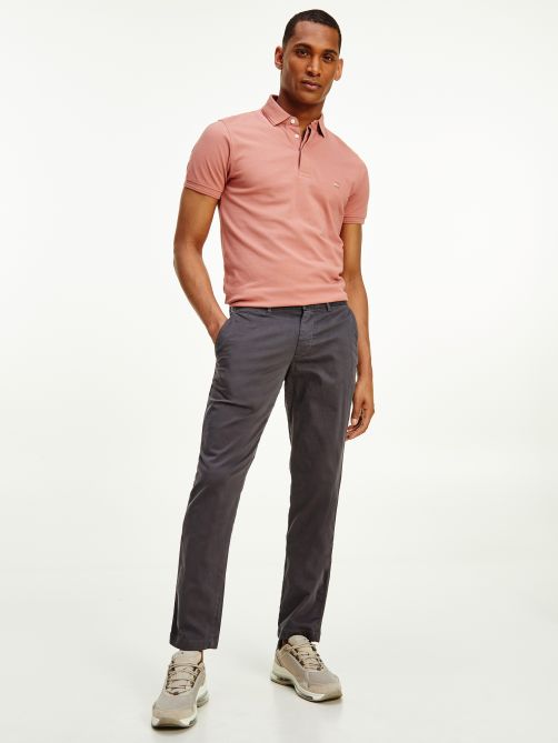 بنطلون بقصة ضيقة وتقنية تومي هيلفيغر فليكس