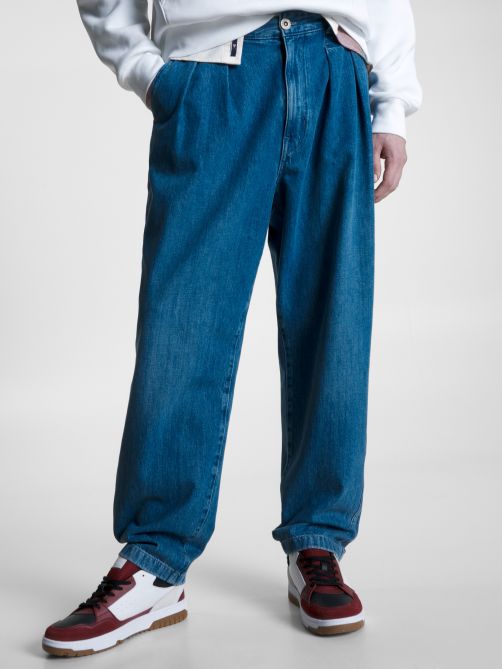 بنطلون جينز بقصة مريحة