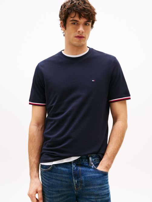 تيشيرت بياقة مستديرة وأكمام مميزة