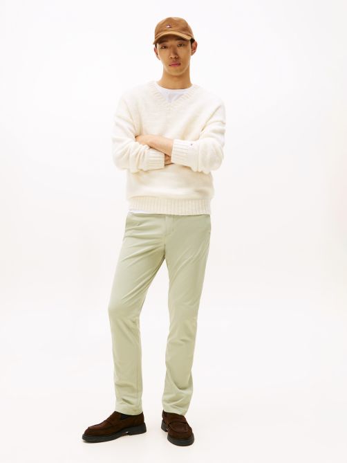 بنطلون تشينو بساق مستقيمة بتقنية TH Flex