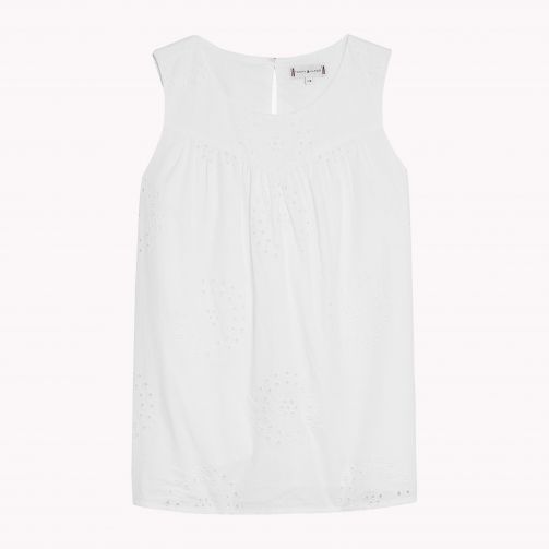 بلوزة مطرزة بدون أكمام