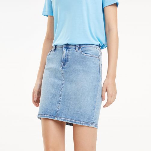 slim fit denim skirt