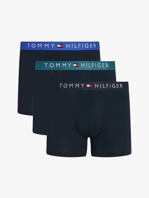 طقم 3 بوكسر مزين بالشعار