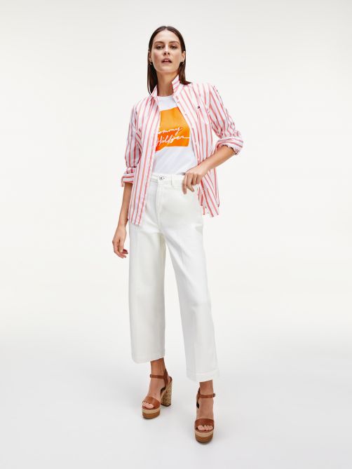 تيشيرت مزيّن بالشعار