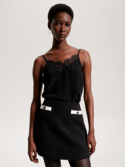 كاميسول دانتيل بقصة ضيقة