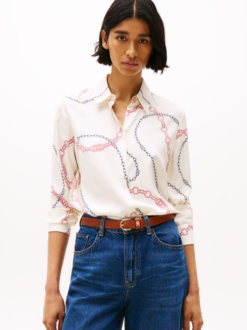 قميص واسع بياقة مخفية