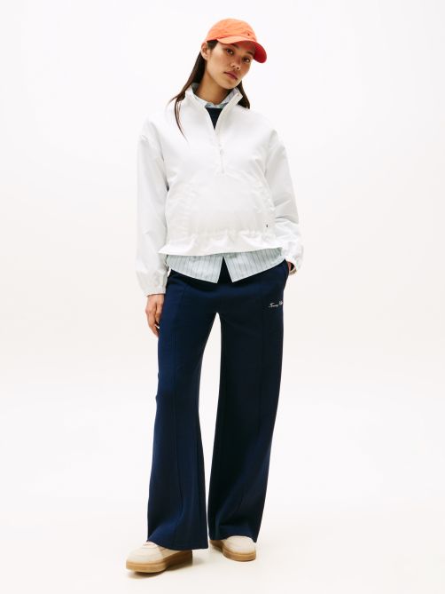 بنطلون جوغر بيكيه بساق مستقيمة مطرز بالشعار