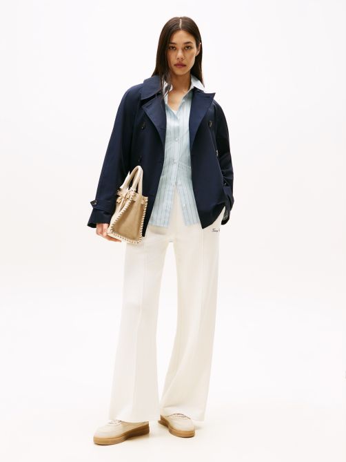 بنطلون جوغر بيكيه بساق مستقيمة مطرز بالشعار