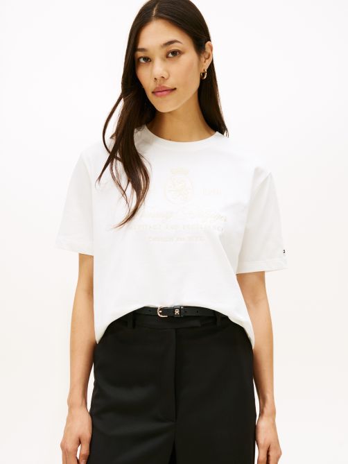 تيشيرت بقصة مريحة مطرز بشعار TH