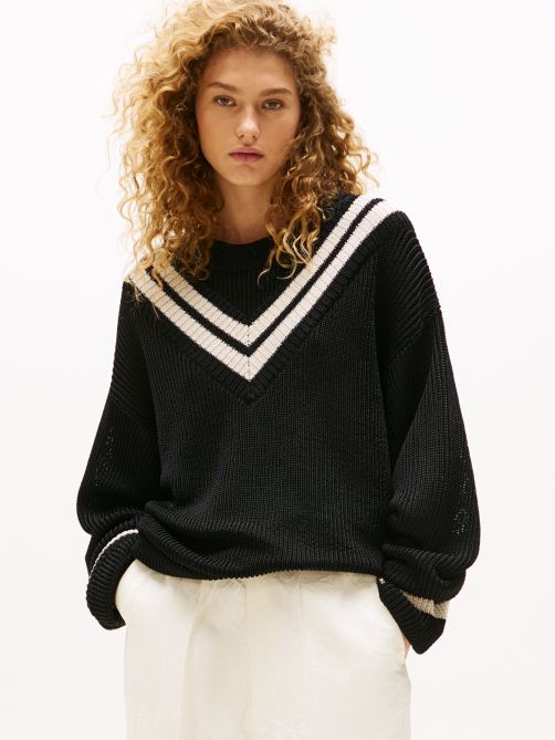 سترة واسعة بخطوط متباينة من مجموعة The Runway