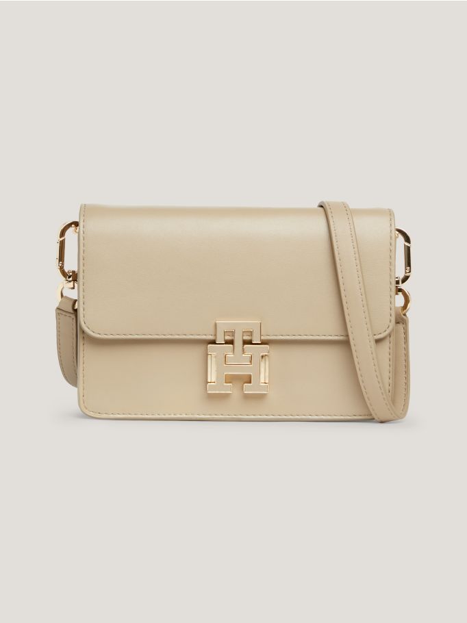 Tommy hilfiger boxy crossbody hot sale bag