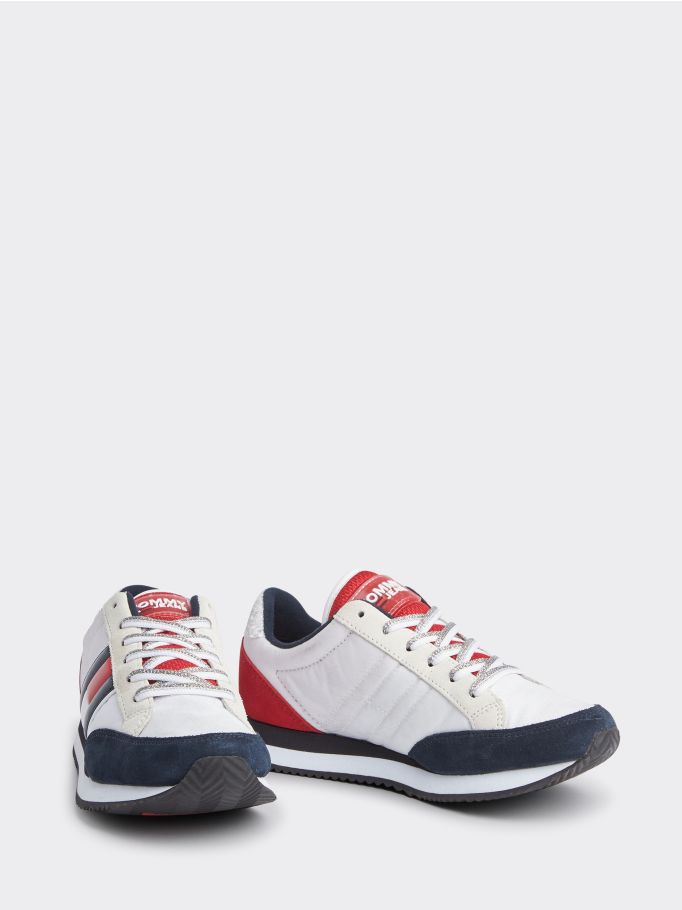 tommy playful badge sneaker
